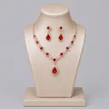 Elegantes Brautschmuck-Set mit roten birnenförmigen Kristallen und goldfarbenen Ohrringen - Luxus-Party-Schmuckset (NS-J6574GHRED) / Rot