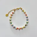 Gros plan d'un bracelet en perles d'eau douce baroques faites main avec perles arc-en-ciel - Style Perle Arc-en-ciel Pendentif Cœur (K3)
