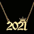 Gouden roestvrijstalen ketting met 2021 nummer hanger en klein kroon detail - Goud (2021)