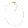 Détail du collier en perles de pierre naturelle rose avec chaîne dorée - 38+5cm / Rose Clair