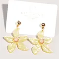 Pendientes elegantes de flores amarillas con aguja de plata 925 y acabado perlado - Pendientes de Botón de Perlas de Flores Amarillas