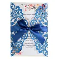 Élégante invitation de mariage bleue pailletée découpée au laser avec ruban en satin. - Bleu Royal Pailleté