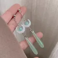 Elegantes pendientes largos de plata 925 con gota de agua verde y colgante de luna - Pendientes de luna verdes