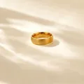 Minimalistischer 6 mm breiter goldener gebürsteter Titanstahlring für Unisex-Stil - US 4 / 6mm Gebürstetes Gold