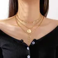 Juego de collares multicapa dorados vintage con colgantes de moneda y serpiente para mujer. - 5587101 / Collar