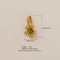 Piccolo ciondolo a fiore in acciaio inossidabile placcato oro 18K con dimensioni - Ciondolo Fiore di Marzo