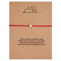 Bracelet de vœux cordon rouge avec étoile dorée sur carte cadeau en papier kraft brun - Style de carte Just Breathe / Rouge