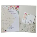 Elegante beige lasergesneden kanten huwelijksuitnodiging met bloemen binnenkaart en RSVP - Zilveren Stijl