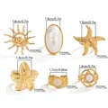 Set completo di 6 anelli bohémien dorati con disegni a sole, stella marina e perle con misure incluse - Set di 6 anelli in stile bohémien con perle artificiali / Oro (07110)