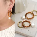 Boucles d'oreilles dorées 18 carats avec perles ambrées et perles baroques naturelles - Style Perles de Rocaille Caramel et Perle