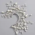 Elegante orecchino ear cuff in perle fatto a mano con rami d'argento e bianco. - Orecchino a Fascia con Perla Artificiale Squisito Argento (ERS-J4310S) / Argento