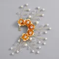Orecchino ear cuff a fiore dorato fatto a mano con perle e strass, stile cinese moderno - Orecchino a Fascia in Cristallo Stile Mori Oro (ERS-J4193G) / Oro