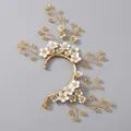 Elegante ear cuff floreale fatto a mano con fiori bianchi e perle gialle in tono oro - Orecchino a Fascia in Cristallo per Matrimonio Oro (ERS-J4280G) / Oro