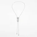 Elegante collar lariat plateado con control deslizante en V y colgantes de lágrima - Componentes Apilados en V (07838) / Plateado