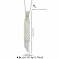 Détail montrant les paramètres de longueur et de poids d'un collier cravate en perles à glands. - Style à franges en perles tissées (N13323) / Blanc perle