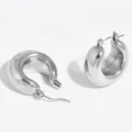 High-polished chunky silver C-shaped hoop earrings for a bold minimalist jewelry look - Clasp-Style Chunky C Earrings (c101) / Silver
