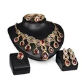 Elegante vintage goudkleurige sieradenset met rode druppelstenen voor bruiden - Goudrode Vierdelige Set Stijl (06)