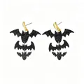 Gruselige Halloween-Ohrringe mit glitzernden schwarzen Fledermäusen aus Acryl und Goldmonden - Dreifacher Fledermaus-Stil (N88)