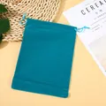 Pochette élégante en velours bleu canard avec cordon pour bijoux et cadeaux. - 5*7cm / Bleu lac