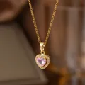 Élégant collier plaqué or avec un pendentif étincelant en forme de cœur rose pour femme - Coeur en Zircone Rose (9094)