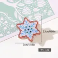Süße Weihnachts-Schneeflocken-Haarklammer mit blauen Strasssteinen und Größenangaben - Schneeflocke (4) / 3x2.5cm