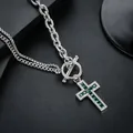 Collier pendentif croix en acier titane avec pierres vert émeraude et fermoir OT - Collier Croix Vert