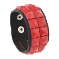 Punk-Lederarmband in Schwarz mit zwei Reihen glänzender roter quadratischer Nieten - Zweireihige Nieten / Rot