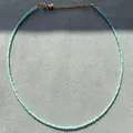 Elegante collana sottile in perle di pietra naturale con catena regolabile placcata oro 18k - Stile perline tonde verde menta (23)