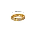Elegante anello aperto dorato con pavé di zirconi e motivo a stella, diametro 2 cm - Stile Stella a Cinque Punte in Zirconia Pavé (G126453)