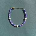 Détail d'un bracelet en perles de pierre naturelle violette et perles d'eau douce. - Perle en pierre naturelle facettée violette (Bracelet Z2) / 17+3cm