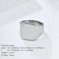 Anello a sigillo quadrato in acciaio inossidabile argento, disponibile nelle taglie US 7-11 - US 7 / 10 Pezzi/Confezione / Argento