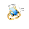 Vue détaillée montrant les dimensions 1,5cm x 1,3cm d'une bague cristal bleu 18K - G122741G-3 (Cuivre)
