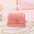 Mini bolso de gelatina rosa con asa de perlas y cadena dorada color caramelo - Rosa