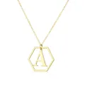 Elegante goudkleurige ketting met een zeshoekige hanger en de beginletter A aan een O-ketting - Letter A