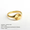 Anello in acciaio inossidabile dorato con motivo a raggi di sole e design di nicchia - US7 / Confezione da 10 / Oro