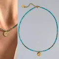 Elegante collar de cuentas de piedra natural con colgante de sol martillado dorado para mujer - Estilo Colgante Disco Redondo de Cuentas Turquesa