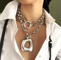 Collar plateado grueso de varias capas con un gran colgante hueco abstracto para mujer. - Cadena de Cuerda Gruesa Dorada Colgante Hueco Irregular (6625201HB)