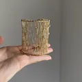 Détail d'un bracelet manchette en fil d'or tissé avec cristaux incrustés - Style 36 / Or