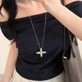 Elegante collana con ciondolo a stella a quattro punte finitura argento opaco su catena. - Ciondolo Stella a Croce Vintage (16#)