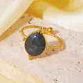 Vintage-Ring aus goldfarbenem PVD-Edelstahl mit einem ovalen dunkelblauen Stein - Gold Schwarz Strass Stil