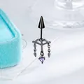 Gothische zwarte pijl oorknopje met paarse hart edelsteen en kwastjes hangers - Heart Hunter Pijl Stijl (A1563)