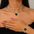 Elegante conjunto de joyas para mujer con corazones verdes y diamantes de plata para fiestas - Collar, Pendientes y Pulsera (1514) / Verde