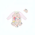 Vista frontale del costume da bagno floreale a maniche lunghe per bambine con sirena e volant. - CM260703-3BW Sirena fiori capelli rossi (Preordine) / L (90-100cm, 26-32)