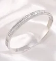 Elegantes silbernes Armband aus Titanstahl mit mehreren Reihen funkelnder Zirkonia-Steine - Zweireihiger Stein Stil / Silber
