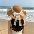 Elegante cappello da sole in paglia a tesa larga con fiocco in pizzo bianco e perle - Stile Perla Increspata / Kaki