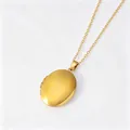 Collier médaillon ovale poli plaqué or avec chaîne fine et détail charnière - Or