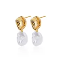Élégantes boucles d'oreilles clous dorés irréguliers avec perles baroques blanches - Style Cœur Martelée Dorée et Perle Artificielle Baroque (G123653(Cuivre)) / Or 18 carats