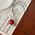 Vintage lange trui ketting in nieuwe Chinese stijl met een handgemaakte rode fruitschaal hanger - Kaki Geluk Halsketting