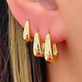 Modisches Set aus drei minimalistischen goldfarbenen C-förmigen Creolen für Damen - Breites C-förmiges 3-teiliges Set (6096601HB) / Gold