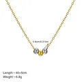 Goldfarbene Halskette mit drei Metallperlen inklusive Abmessungen und Gewicht - Halskette mit dreifarbigen Metallperlen (0,8 cm) / 18K-Gold / Gold
